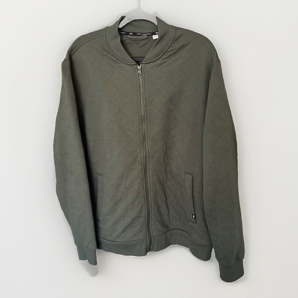 Free assembly bomber jacket Quilted  Full Zip Men's Size large soft warm preppy